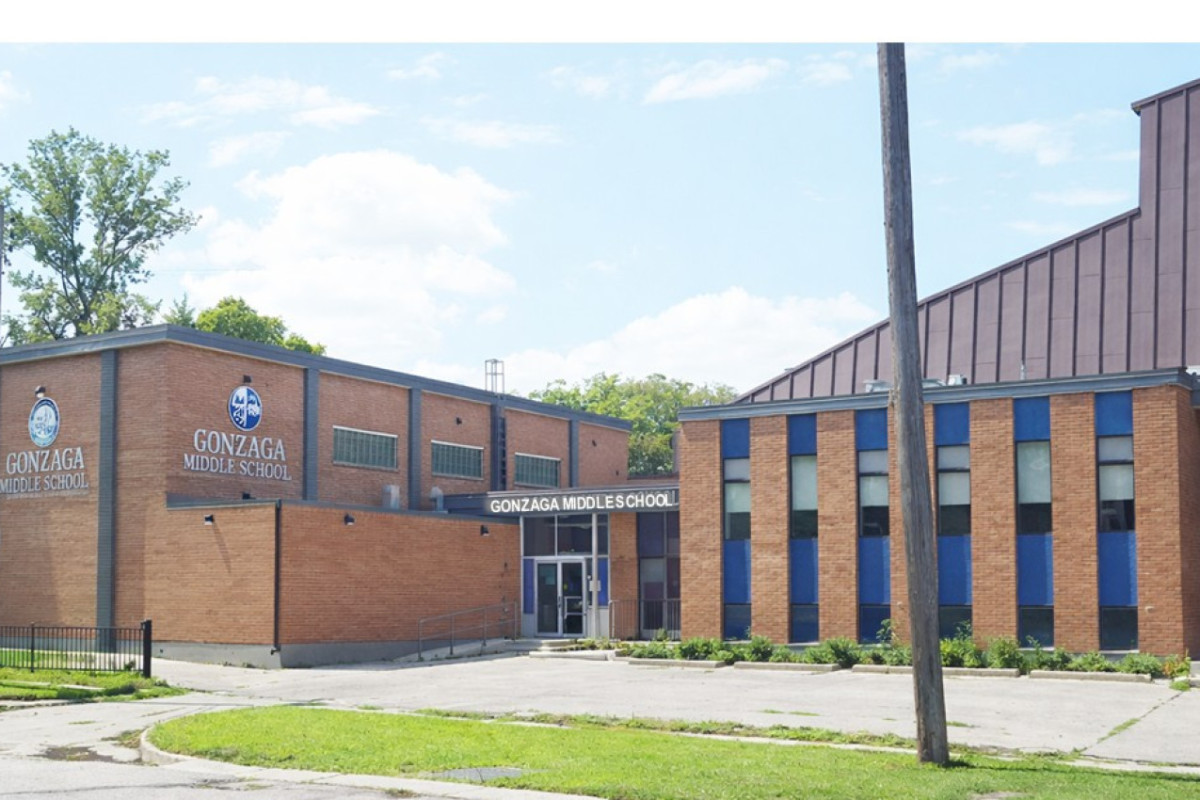 pages_content_1983_photo